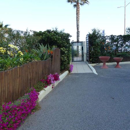 Studio Cosy Avec Tv Et Cuisine Equipee, Bord De Mer Le Lavandou - Fr-1-308-34 Exterior photo