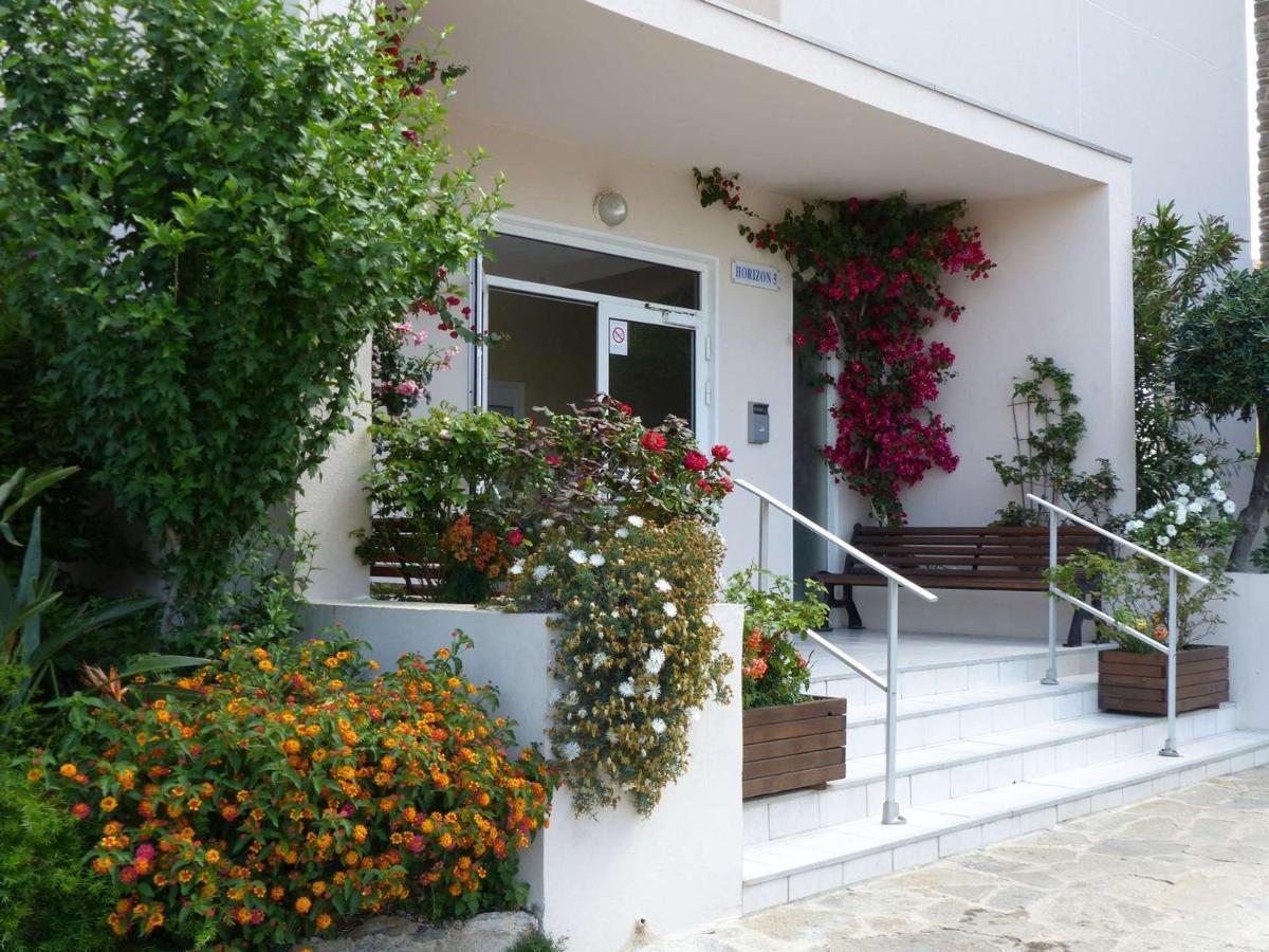 Studio Cosy Avec Tv Et Cuisine Equipee, Bord De Mer Le Lavandou - Fr-1-308-34 Exterior photo